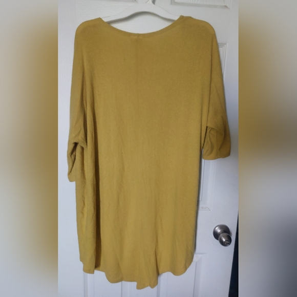 Lularoe Lindsay Cardigan Mustard Gold - Picture 3 of 3
